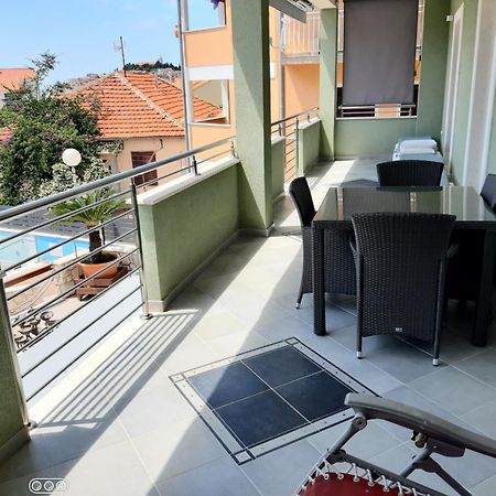 -Villa Sjor -Primosten-Apartmani- Has 2 Large Apartments And 2 Smaller Ones -Primosten Lokvice 6 Dış mekan fotoğraf
