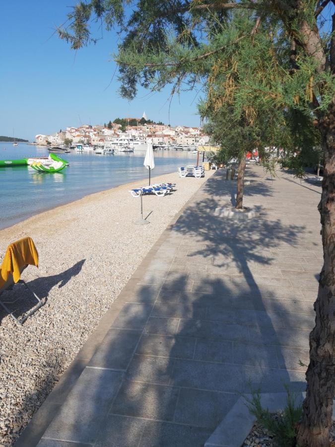 -Villa Sjor -Primosten-Apartmani- Has 2 Large Apartments And 2 Smaller Ones -Primosten Lokvice 6 Dış mekan fotoğraf
