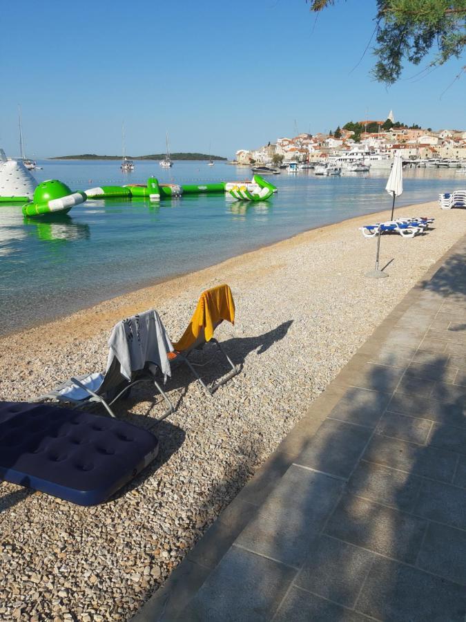 -Villa Sjor -Primosten-Apartmani- Has 2 Large Apartments And 2 Smaller Ones -Primosten Lokvice 6 Dış mekan fotoğraf