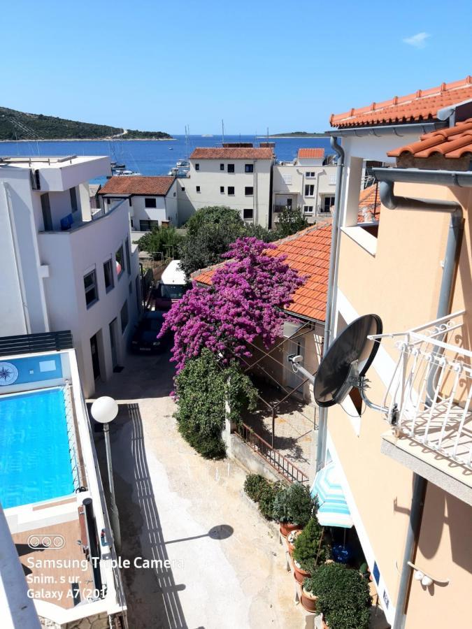 -Villa Sjor -Primosten-Apartmani- Has 2 Large Apartments And 2 Smaller Ones -Primosten Lokvice 6 Dış mekan fotoğraf