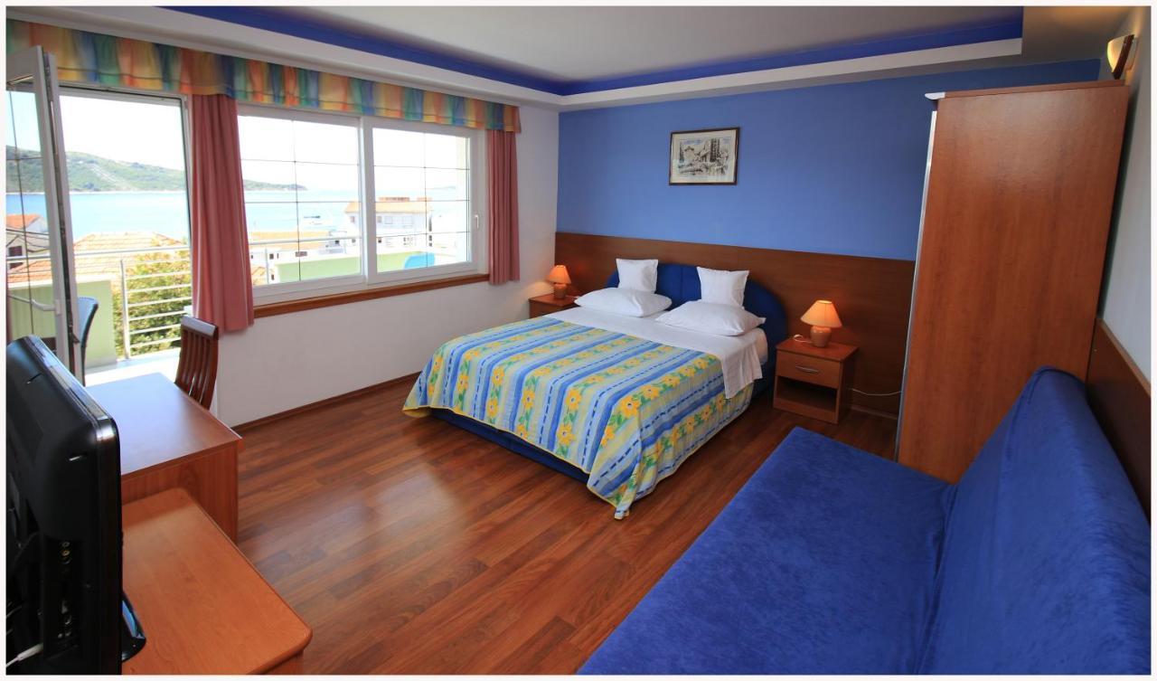 -Villa Sjor -Primosten-Apartmani- Has 2 Large Apartments And 2 Smaller Ones -Primosten Lokvice 6 Dış mekan fotoğraf